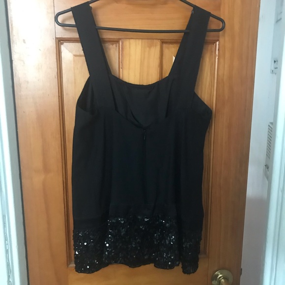 Black top with sequins - Picture 4 of 6